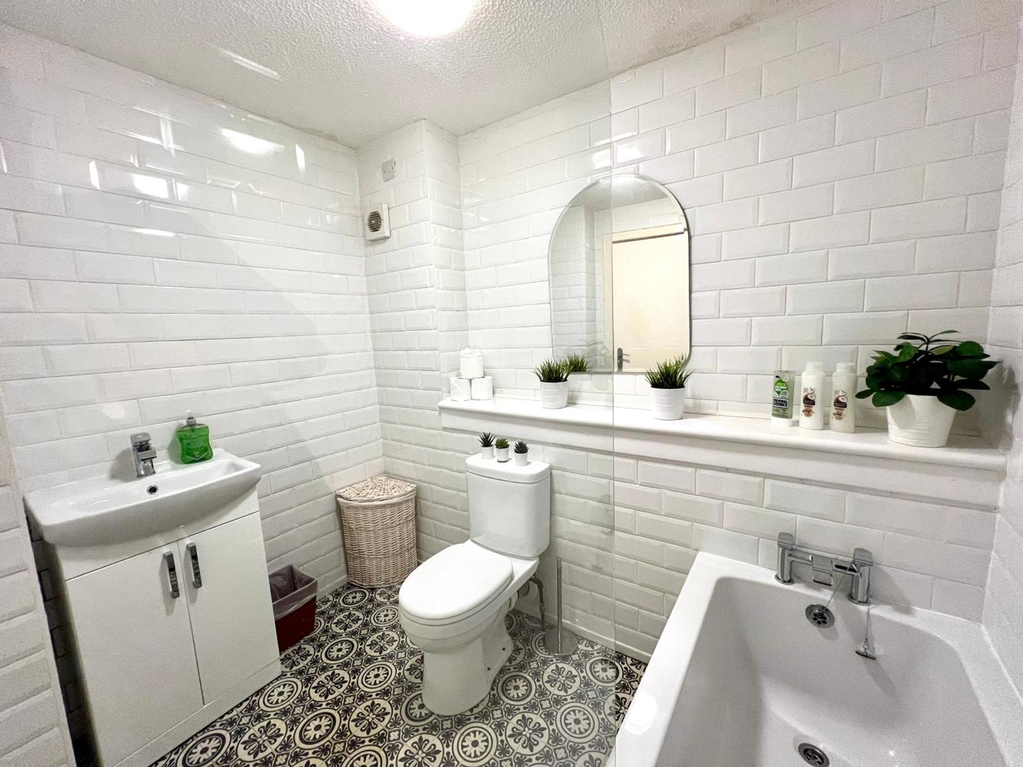 Spacious 2 Bed-Flat In Glasgow City - Free Parking Exterior foto