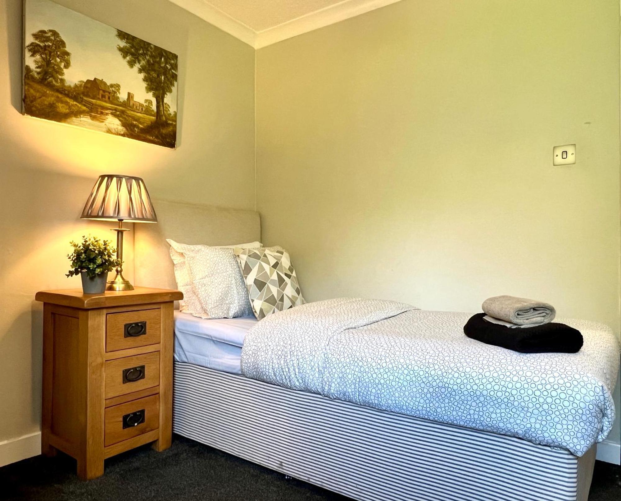 Spacious 2 Bed-Flat In Glasgow City - Free Parking Exterior foto